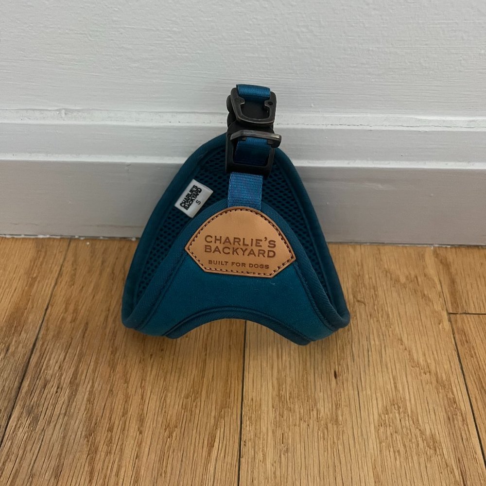 Charlie's Backyard - Easy Harness - Blue